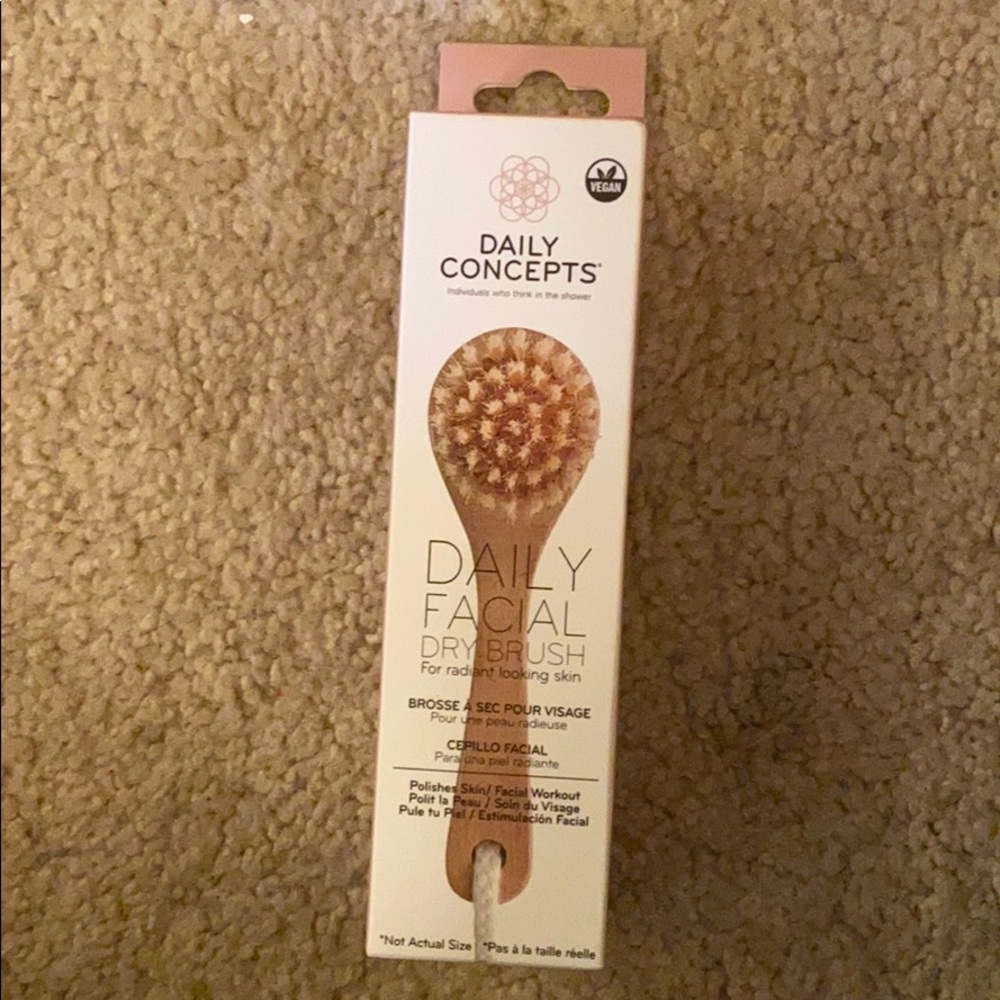 Daily concepts daily facial brush new in package